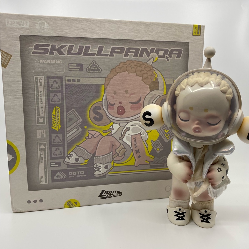 Pop Mart x Skullpanda Ootd Light Chaser Limited Toy Figurine